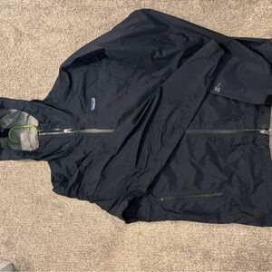 Patagonia Black Raincoat Lightweight Hooded Shell